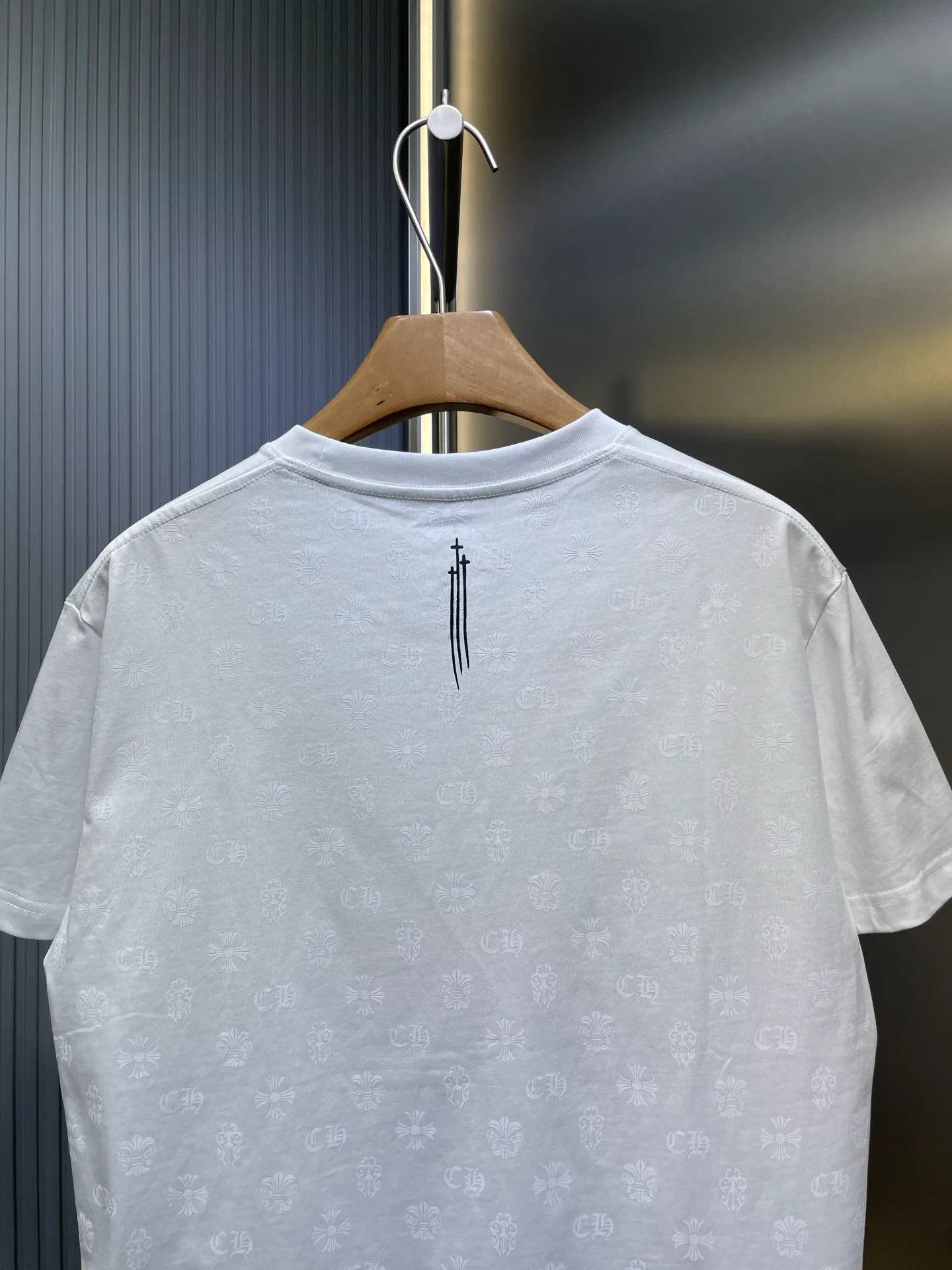 🅿️280 Chrome Hearts 🌟【Top Original】20th Anniversary Vegas Limited Short Sleeves Process description: The fabric is made of 26-woven 200g cotton, ready-to-wear washing process, the printing uses ink printing process + photo glue process, the overall routing is straight and delicate, the fabric is comfortable and soft, the color is consistent and no color difference. It can be matched with the same style to create a fashionable look, control various occasions, customized accessories, complete three standards, the same style for men and women! ⚠️Color: black and white ⚠️Size: SML